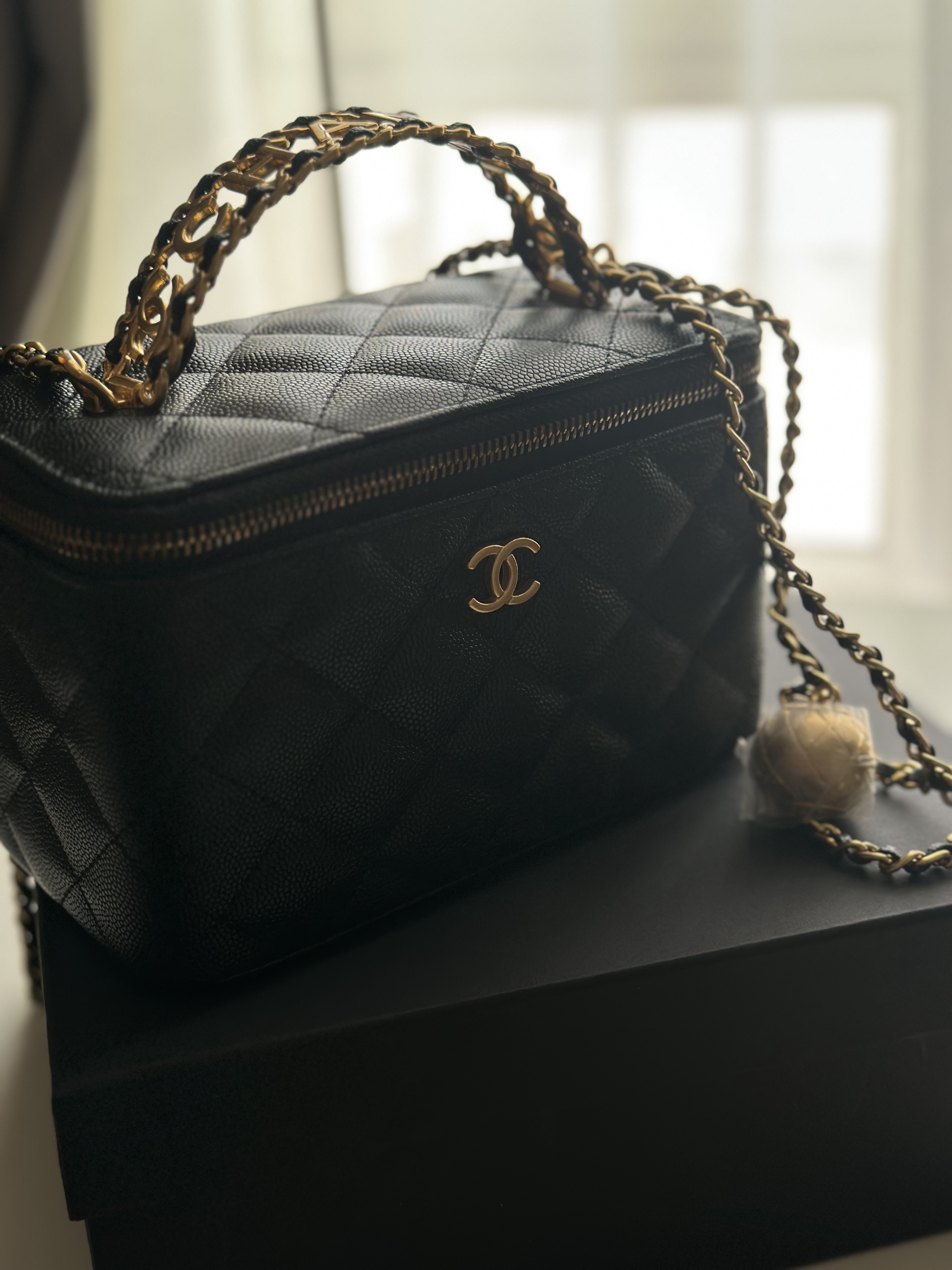 شنطة chanel سوداء