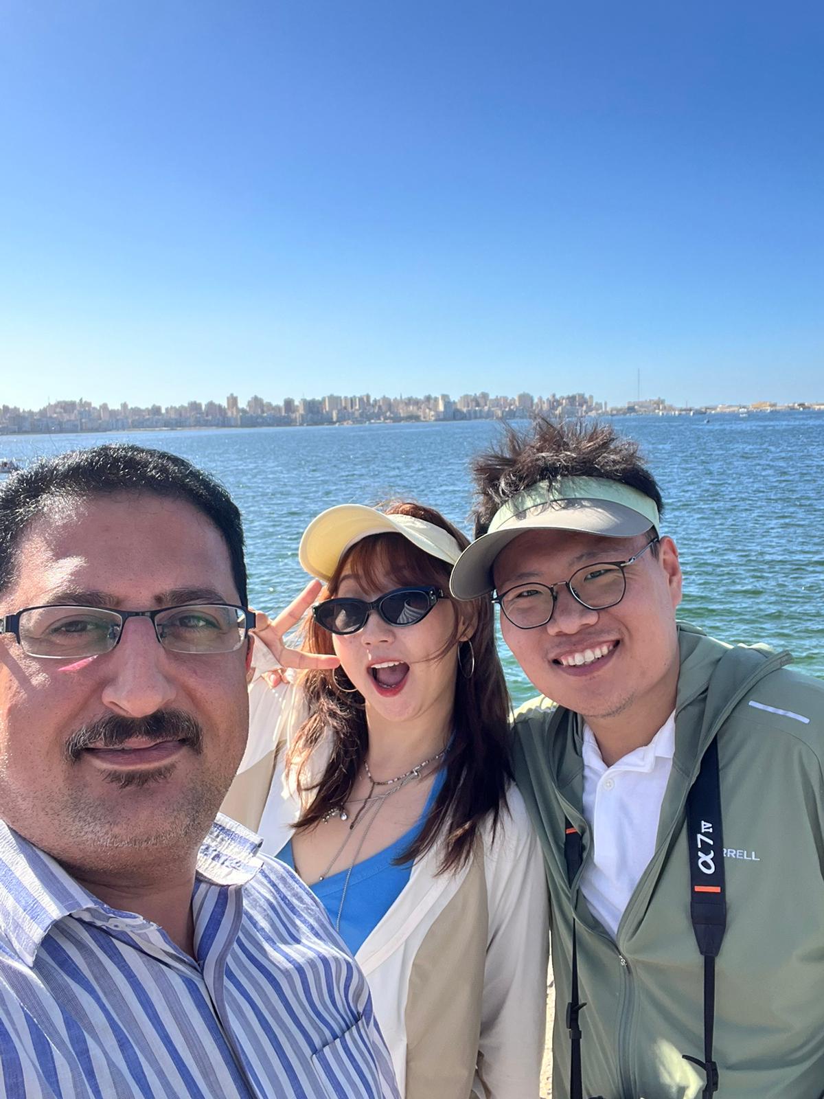 مجموعة على الواجهة البحرية